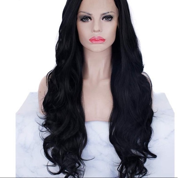 ?26” BLACK BODY WAVY LACE FRONT WIG? *NWT*
?? main image 2